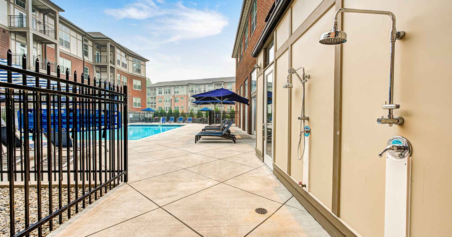 SOMO Outdoor Shower